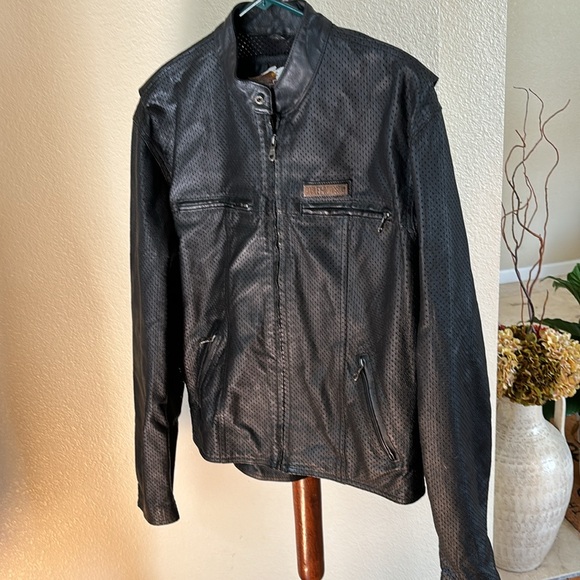 Harley Davidson leather motorcycle jacket - Picture 3 of 11